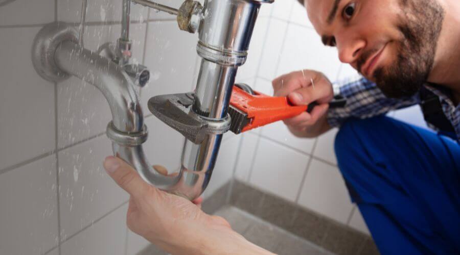 Expert burst pipe repair services in Wiergate, TX